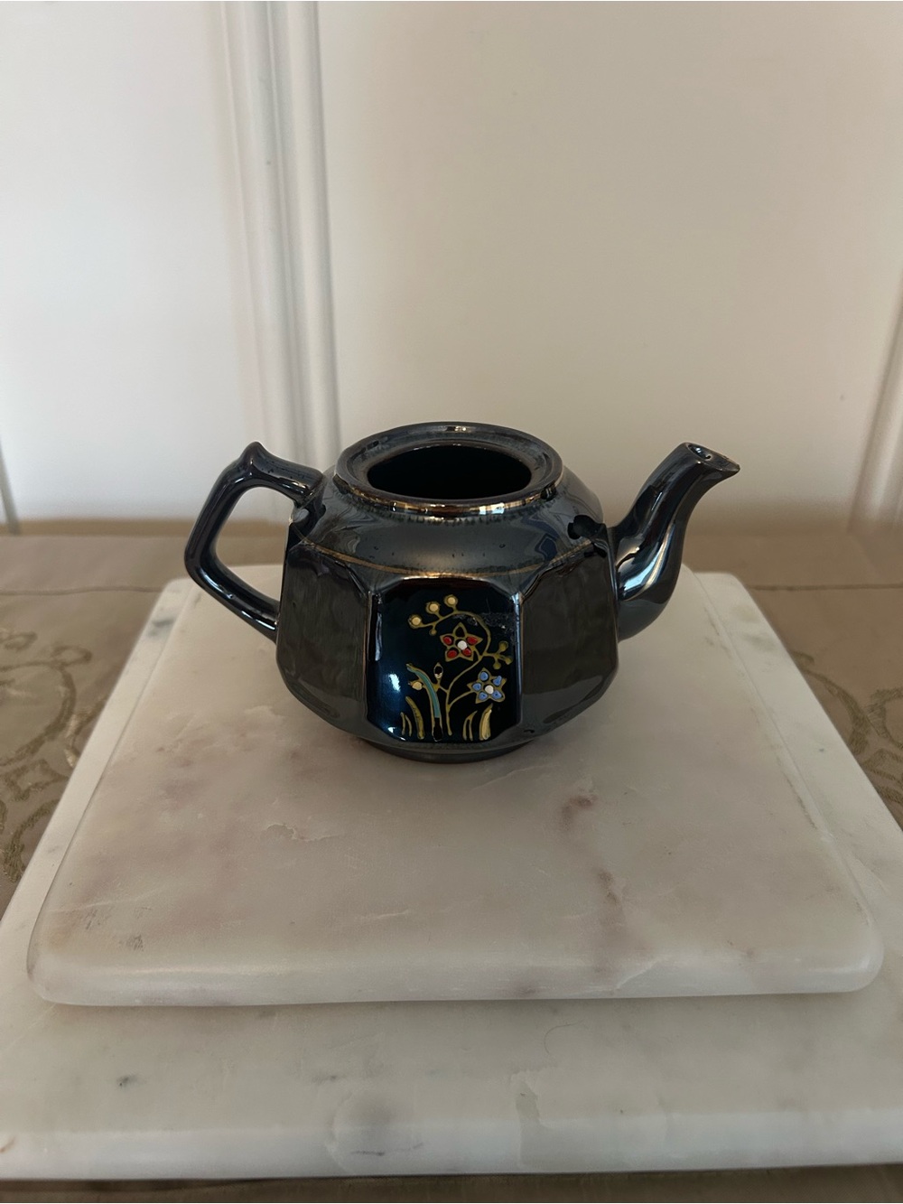 Vintage hand painted ceramic tea/coffee pot